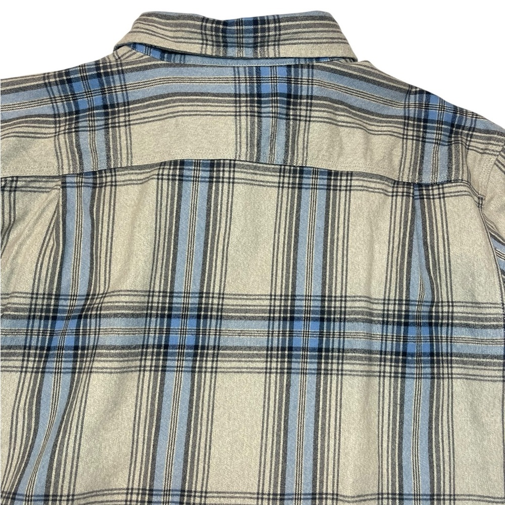 Carhartt Men’s Loose Fit Heavyweight Flannel Long-Sleeve Plaid Shirt - Picture 10 of 16